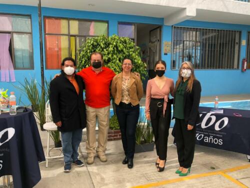 Con personal directivo y docente del Colegio Ignacio Burgoa.